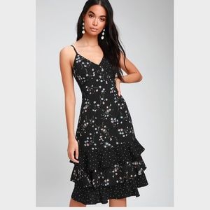 Lulus floria black floral print ruffled midi dress